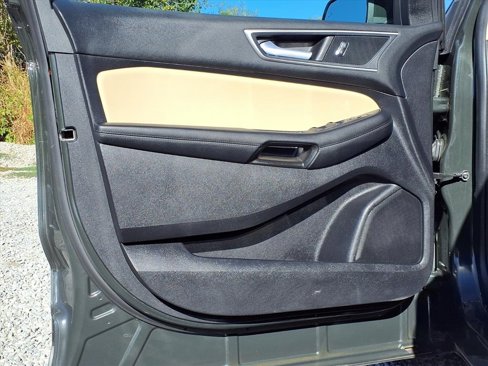 Used 2022 Ford Edge SEL w/ Convenience Package image 18