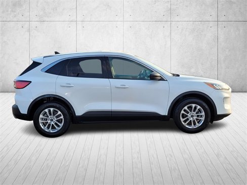 Used 2022 Ford Escape SE w/ Cold Weather Package image 8