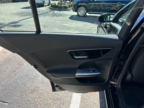 Used 2024 Mercedes-Benz C 300 Sedan image 25