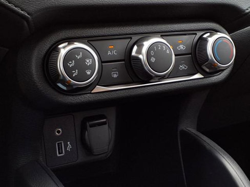 New 2025 Nissan Versa S image 19