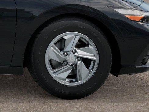 New 2025 Hyundai Elantra SE image 8