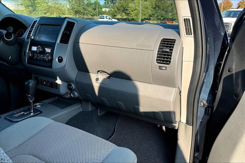 Used 2021 Nissan Frontier SV image 16