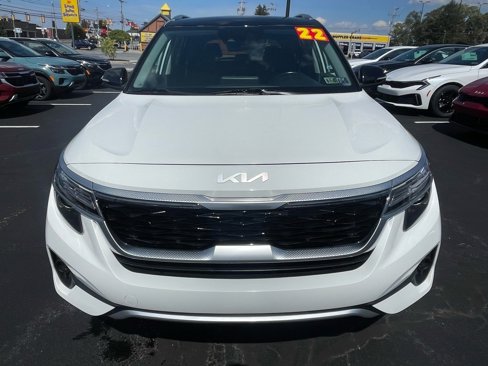 Certified 2022 Kia Seltos S image 2