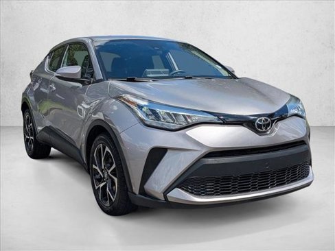 Used 2020 Toyota C-HR LE image 3