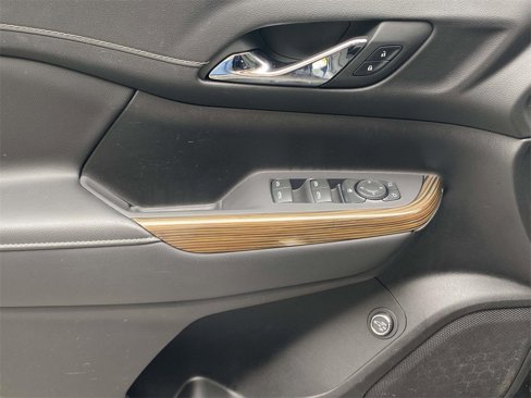 Used 2022 GMC Acadia SLE w/ Driver Convenience Package image 16