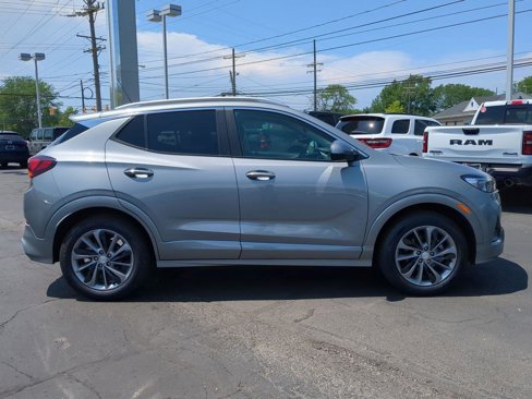 Used 2023 Buick Encore GX Select w/ Sport Touring Package image 7