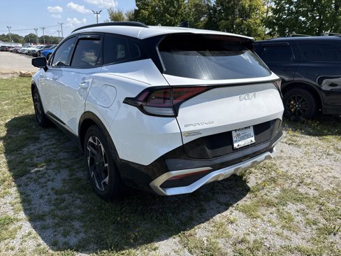 Used 2023 Jeep Cherokee Altitude Lux image 5