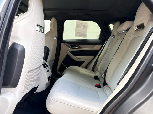 Certified 2022 Jaguar F-PACE SVR image 16