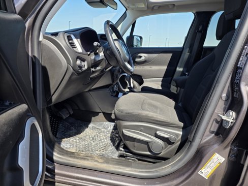 Used 2019 Jeep Renegade Latitude w/ Cold Weather Group image 12