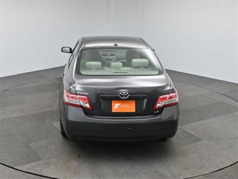 Used 2011 Toyota Camry image 31