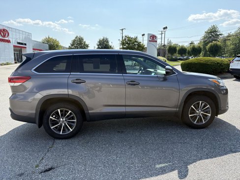 Used 2019 Toyota Highlander XLE image 7