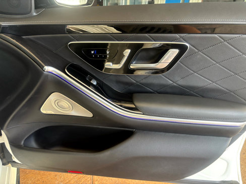 Used 2022 Mercedes-Benz S 580 4MATIC Sedan w/ AMG Line Package image 28