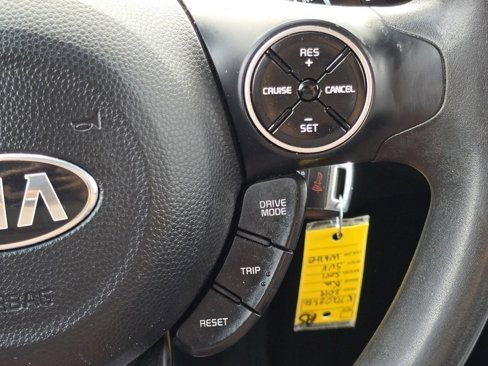 Used 2019 Kia Soul + image 12