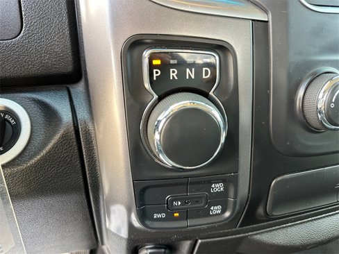 Used 2021 RAM 1500 Classic SLT image 28