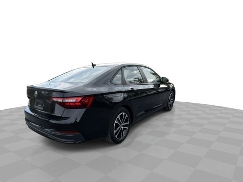 Used 2024 Volkswagen Jetta Sport image 8