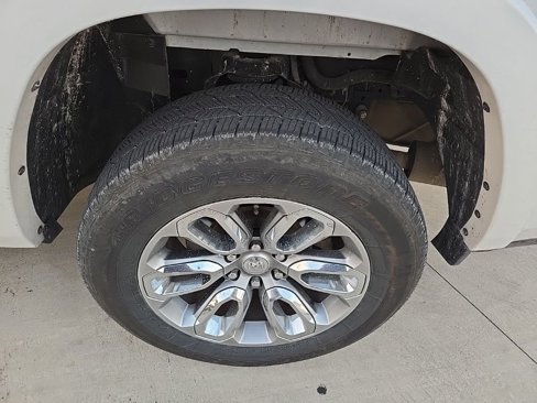 Used 2019 RAM 1500 Laramie w/ Sport Appearance Package image 11