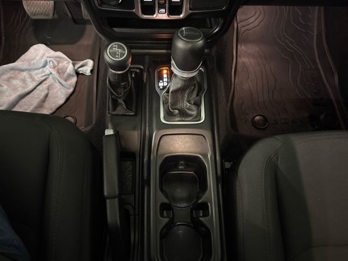 Used 2021 Jeep Gladiator Willys image 15