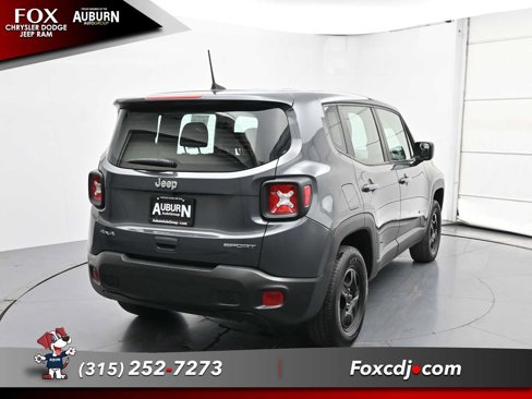 Used 2022 Jeep Renegade Sport image 4