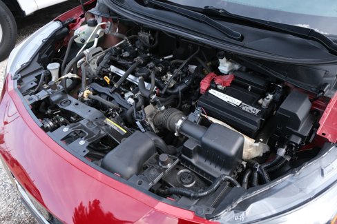 Used 2020 Nissan Versa SR image 39