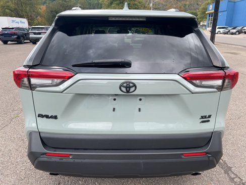 Used 2019 Toyota RAV4 XLE Premium w/ Cold Weather Package image 4