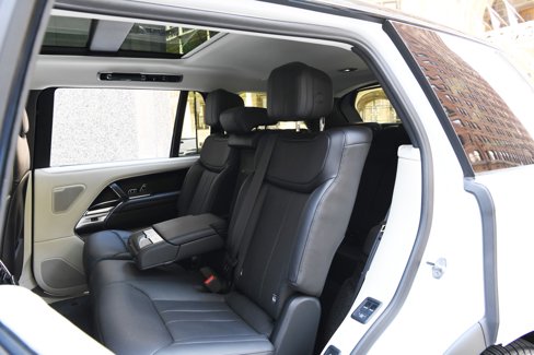 Used 2022 Land Rover Range Rover Long Wheelbase SE image 10