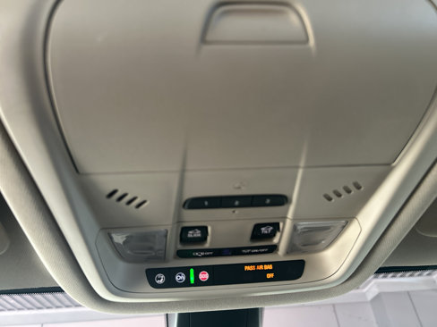 Used 2018 GMC Acadia Denali image 32