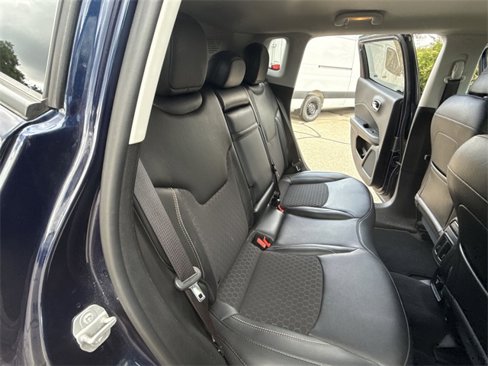 Used 2019 Jeep Compass Latitude image 26