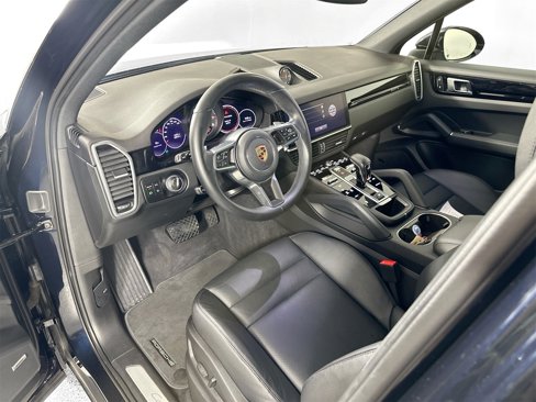 Certified 2023 Porsche Cayenne image 4
