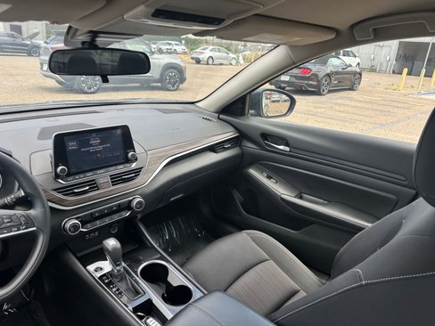 Used 2024 Nissan Altima 2.5 SV image 34