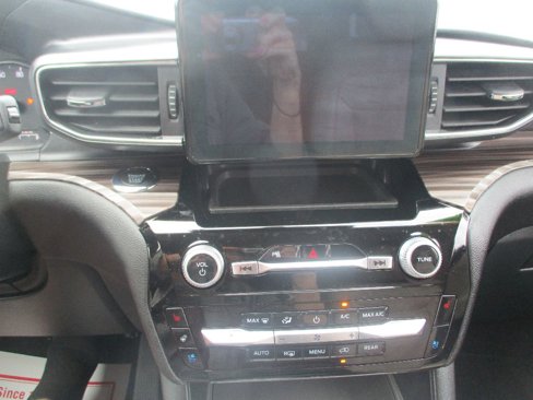 Used 2023 Ford Explorer Limited image 6