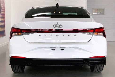 Used 2022 Hyundai Elantra SEL image 5