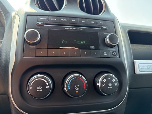 Used 2014 Jeep Compass Latitude image 17