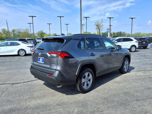 Used 2022 Toyota RAV4 XLE image 2