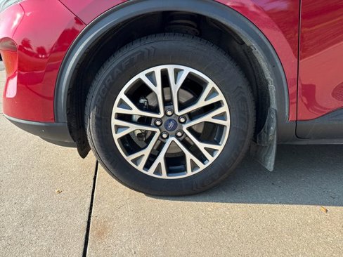 Used 2020 Ford Escape SEL image 9