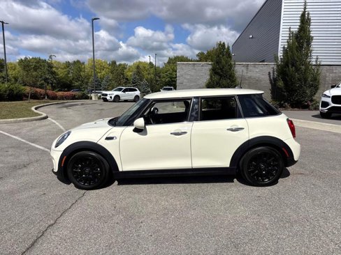 Used 2018 MINI Cooper 4-Door Hardtop image 4
