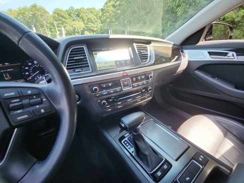Used 2018 Genesis G80 3.8 w/ Option Group 02 image 17