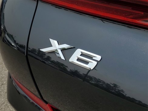 Used 2022 BMW X6 xDrive40i w/ Executive Package image 7