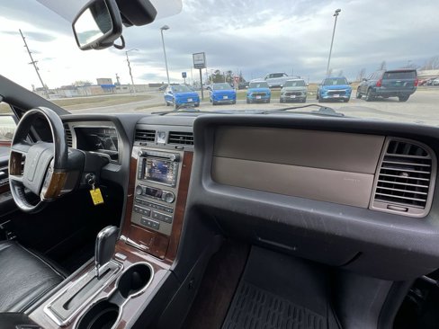 Used 2013 Lincoln Navigator L 4WD w/ HD Trailer Tow Pkg image 28