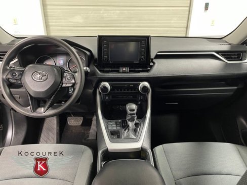 Used 2020 Toyota RAV4 LE image 13