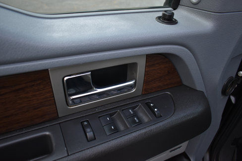 Used 2014 Ford F150 Lariat w/ Equipment Group 502A Luxury image 40