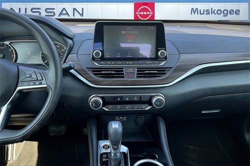 Used 2023 Nissan Altima 2.5 SV image 9