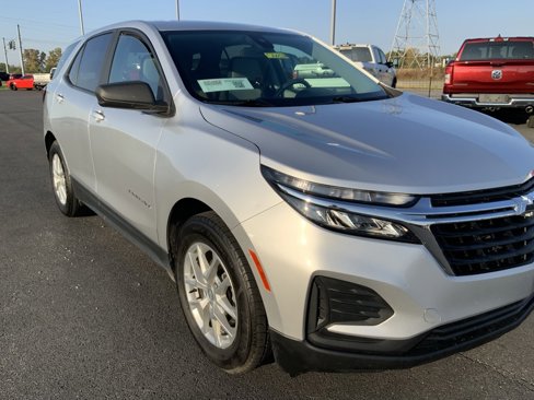 Used 2022 Chevrolet Equinox LS w/ LS Convenience Package image 13