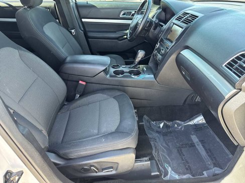 Used 2016 Ford Explorer XLT w/ Equipment Group 201A image 20