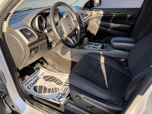 Used 2013 Jeep Grand Cherokee Laredo image 3