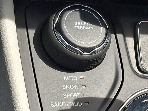 Certified 2019 Jeep Cherokee Limited image 25