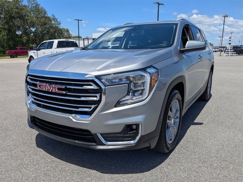 Used 2024 GMC Terrain SLT image 8