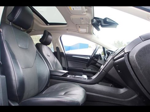 Used 2019 Ford Fusion Titanium image 11