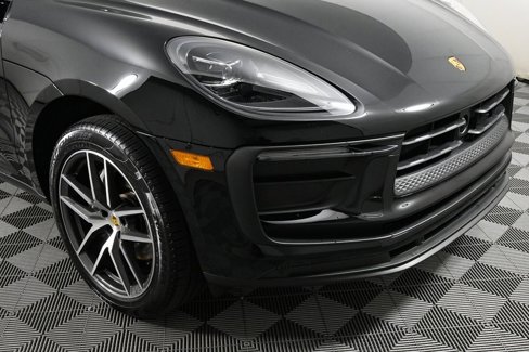 Used 2025 Porsche Macan image 39