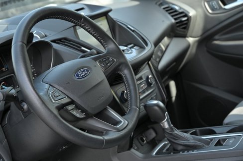 Used 2017 Ford Escape Titanium image 19