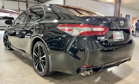 Used 2018 Toyota Camry XSE image 4